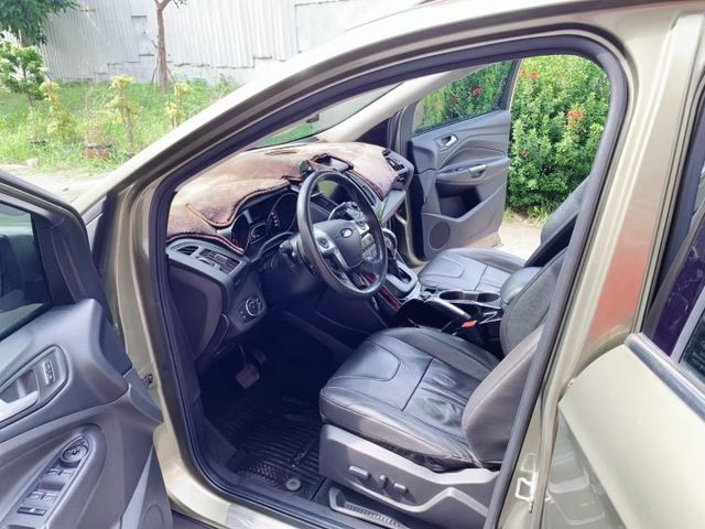 2.0 Ecoboost-四輪傳動、KEYLESS、改裝鋁圈、全景天窗、電動尾門、車道偏離警示、定速巡航、循跡防滑系統  第13張相片
