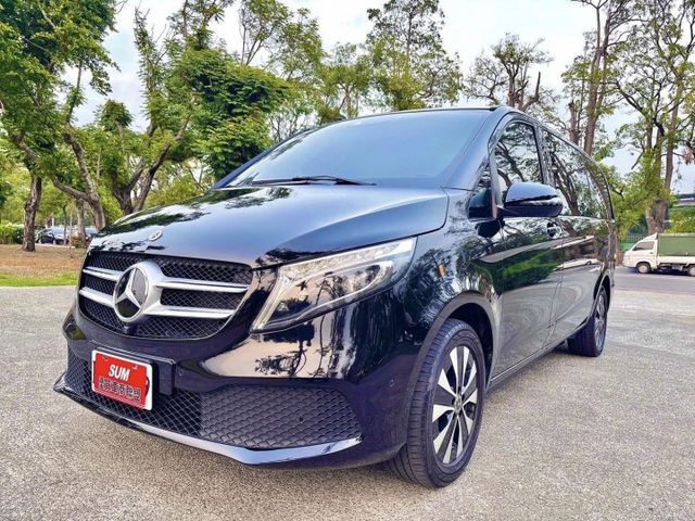 里程保證 全車原鈑件 商務家用兩相宜 空間舒適 內裝奢華 8人座 360度環景 總代理  第3張相片