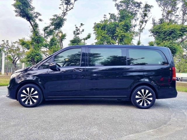 里程保證 全車原鈑件 商務家用兩相宜 空間舒適 內裝奢華 8人座 360度環景 總代理  第4張相片