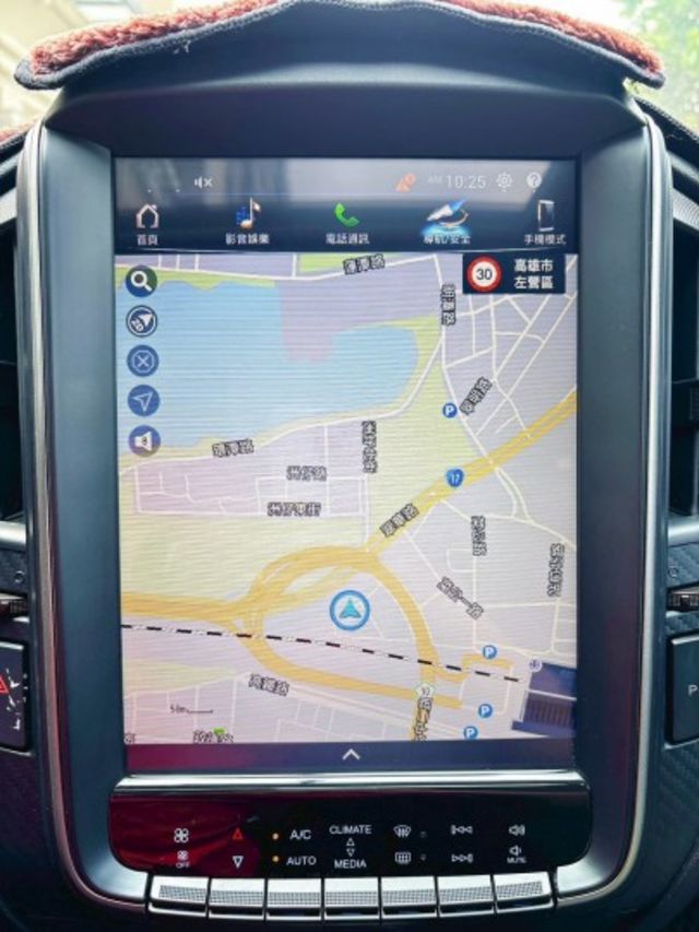 U5 APA智駕版 年輕就要不一樣 開出你的潮流態度 會自己停車的帥車 懂停才叫懂開 配備誠意十足 價格佛到不科學  第10張相片