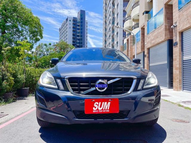 XC60 D5豪華版 柴油鋼砲北歐魂再現 風馳電掣如磐石之穩 質感雕塑雅型低調奢華氣場 享受來自北歐的質感生活  第2張相片