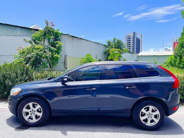 XC60 D5豪華版 柴油鋼砲北歐魂再現 風馳電掣如磐石之穩 質感雕塑雅型低調奢華氣場 享受來自北歐的質感生活  第3張相片
