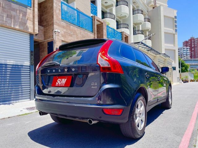 XC60 D5豪華版 柴油鋼砲北歐魂再現 風馳電掣如磐石之穩 質感雕塑雅型低調奢華氣場 享受來自北歐的質感生活  第4張相片