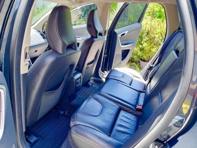 XC60 D5豪華版 柴油鋼砲北歐魂再現 風馳電掣如磐石之穩 質感雕塑雅型低調奢華氣場 享受來自北歐的質感生活  第18張相片