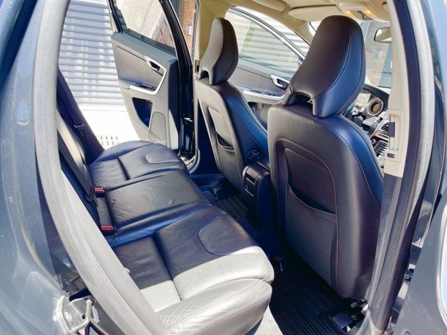XC60 D5豪華版 柴油鋼砲北歐魂再現 風馳電掣如磐石之穩 質感雕塑雅型低調奢華氣場 享受來自北歐的質感生活  第19張相片