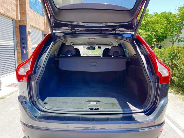 XC60 D5豪華版 柴油鋼砲北歐魂再現 風馳電掣如磐石之穩 質感雕塑雅型低調奢華氣場 享受來自北歐的質感生活  第20張相片