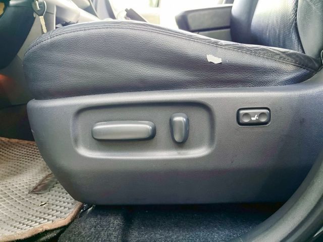 RAV4 E版 休旅界不敗經典 高底盤視野爽 外型低調有型不退流行 買房還早但有一台能一起走過生活的車剛剛好  第8張相片