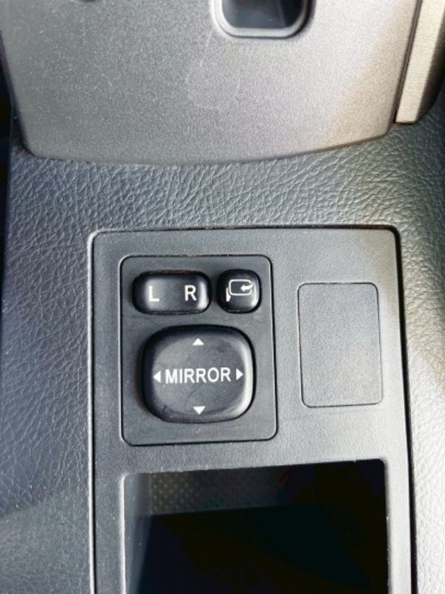 RAV4 E版 休旅界不敗經典 高底盤視野爽 外型低調有型不退流行 買房還早但有一台能一起走過生活的車剛剛好  第12張相片