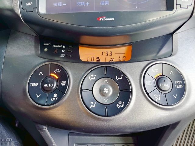 RAV4 E版 休旅界不敗經典 高底盤視野爽 外型低調有型不退流行 買房還早但有一台能一起走過生活的車剛剛好  第13張相片