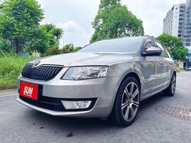 2016年 SKODA OCTAVIA COMBI 1.6TDI 柴油 旅行車   認證車  第1張相片