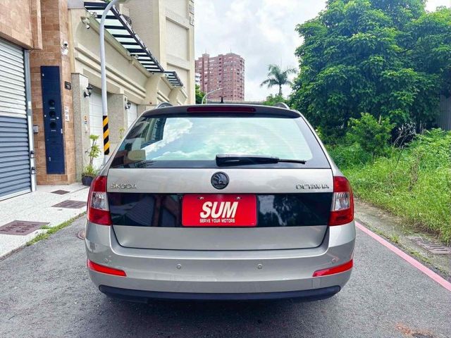 2016年 SKODA OCTAVIA COMBI 1.6TDI 柴油 旅行車   認證車  第4張相片