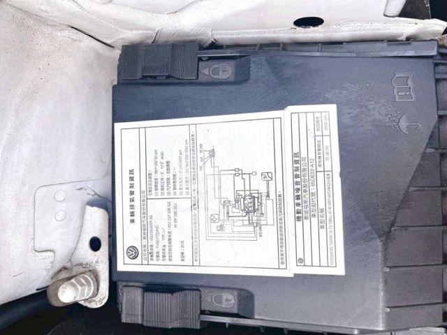 2015年 福斯 TOURAN 1.6 柴油 七人座 省油省稅 認證車  第10張相片