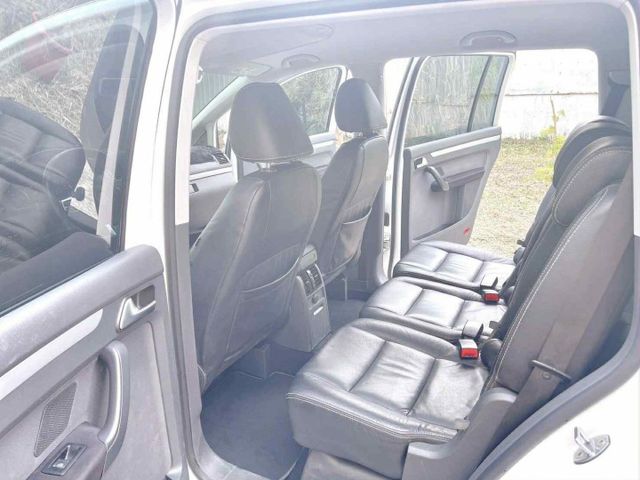 2015年 福斯 TOURAN 1.6 柴油 七人座 省油省稅 認證車  第13張相片