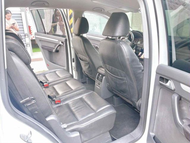2015年 福斯 TOURAN 1.6 柴油 七人座 省油省稅 認證車  第14張相片