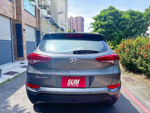 2017年 現代 Tucson 時尚款 灰色 認證車  第4張相片