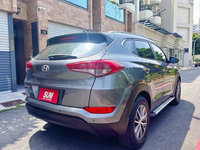 2017年 現代 Tucson 時尚款 灰色 認證車  第5張相片