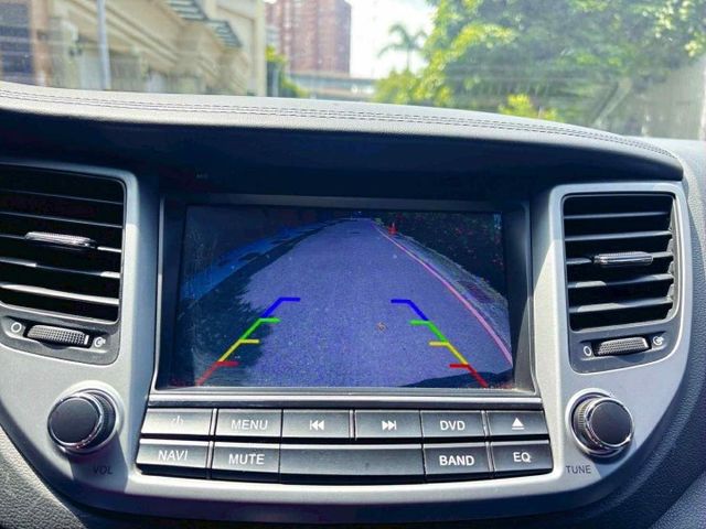 2017年 現代 Tucson 時尚款 灰色 認證車  第10張相片