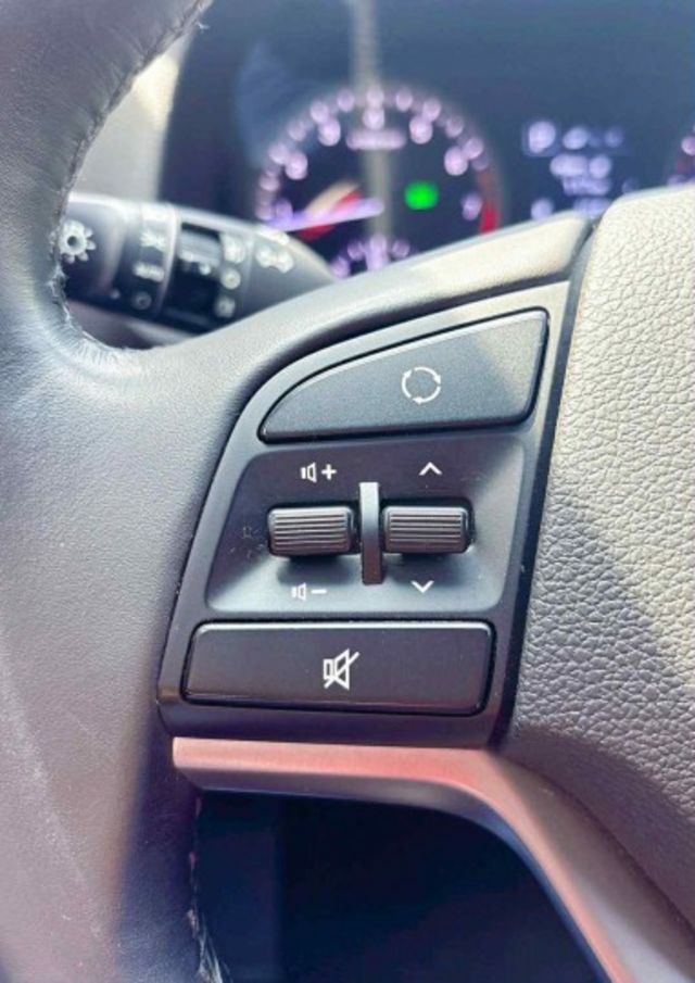 2017年 現代 Tucson 時尚款 灰色 認證車  第15張相片