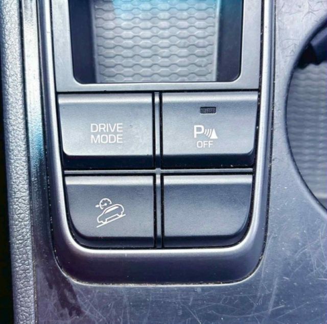 2017年 現代 Tucson 時尚款 灰色 認證車  第19張相片