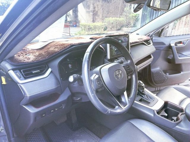 2019年 Toyota RAV4 2.0L旗艦 灰色 認證車  第9張相片