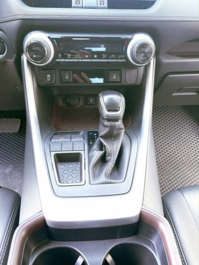 2019年 Toyota RAV4 2.0L旗艦 灰色 認證車  第10張相片