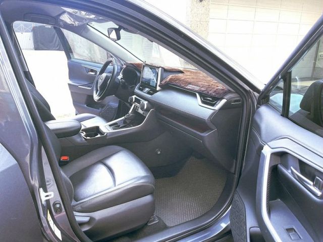 2019年 Toyota RAV4 2.0L旗艦 灰色 認證車  第19張相片