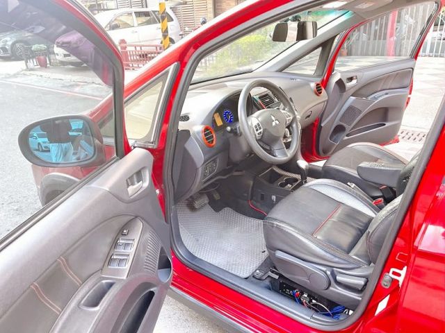 2015年 三菱 Colt Plus 1.5L 豪華型 X-SPORT  安卓機  免鑰匙 認證保固車  第9張相片