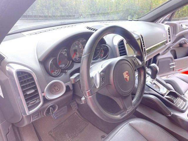2014年 保時捷 Cayenne S 油電款 認證保固車  第9張相片