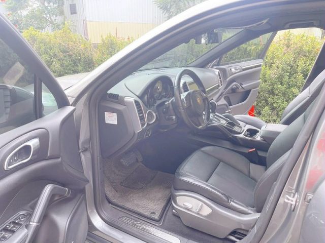 2014年 保時捷 Cayenne S 油電款 認證保固車  第14張相片