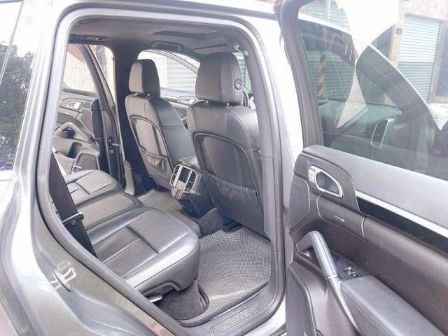 2014年 保時捷 Cayenne S 油電款 認證保固車  第16張相片