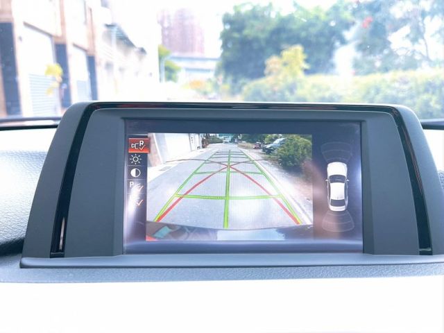 2015年 寶馬 316i 1.6L 認證車+有保固  第10張相片