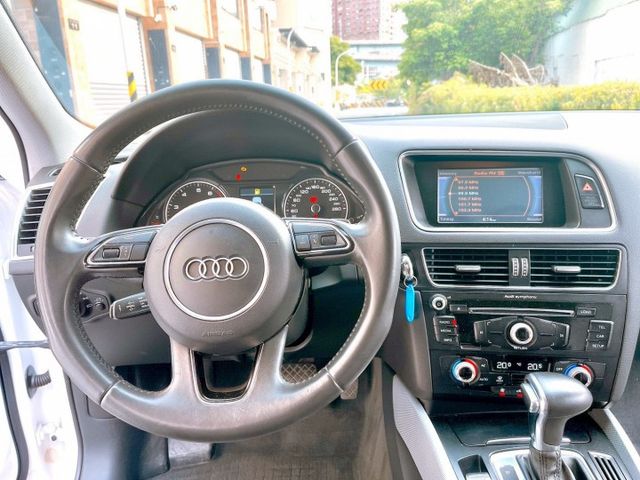 2013年 Audi 奧迪 Q5  2.0L HID頭燈 認證車  第13張相片