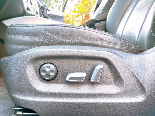 2013年 Audi 奧迪 Q5  2.0L HID頭燈 認證車  第14張相片