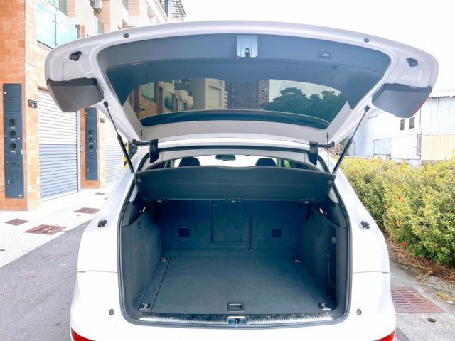 2013年 Audi 奧迪 Q5  2.0L HID頭燈 認證車  第16張相片