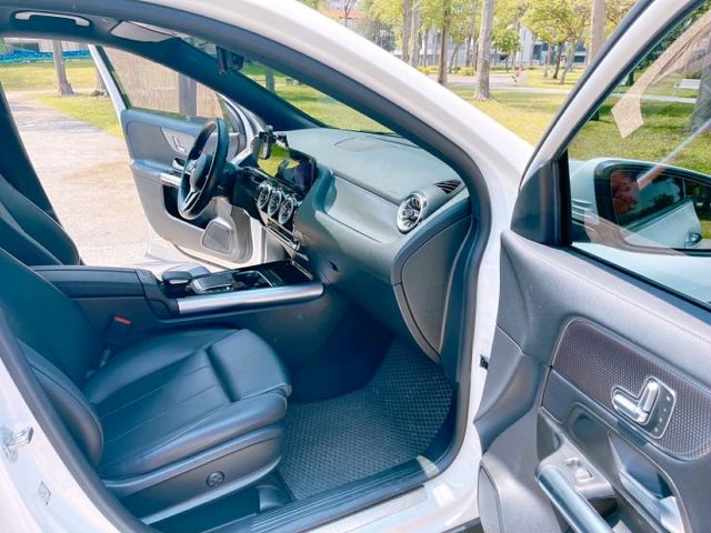 2022賓士 GLA180 1.4L 豪華版 認證保固車  第15張相片
