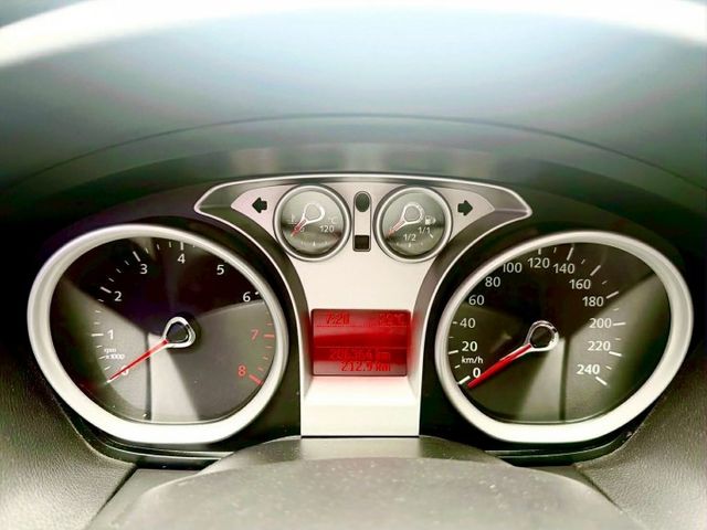 2011年福特 focus 1.8l 四門 認證車  第8張相片