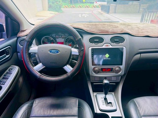 2011年福特 focus 1.8l 四門 認證車  第9張相片