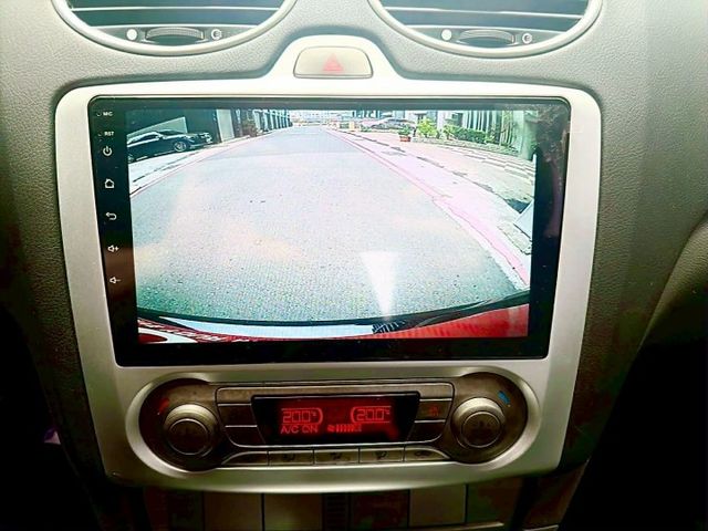 2011年福特 focus 1.8l 四門 認證車  第10張相片