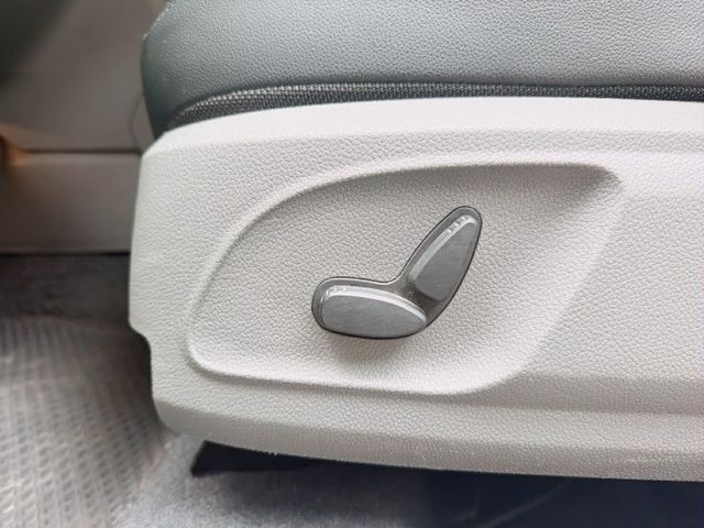 2011年福特 focus 1.8l 四門 認證車  第12張相片