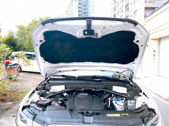 2013年 Audi 奧迪 Q5  2.0L HID頭燈 認證車  第6張相片