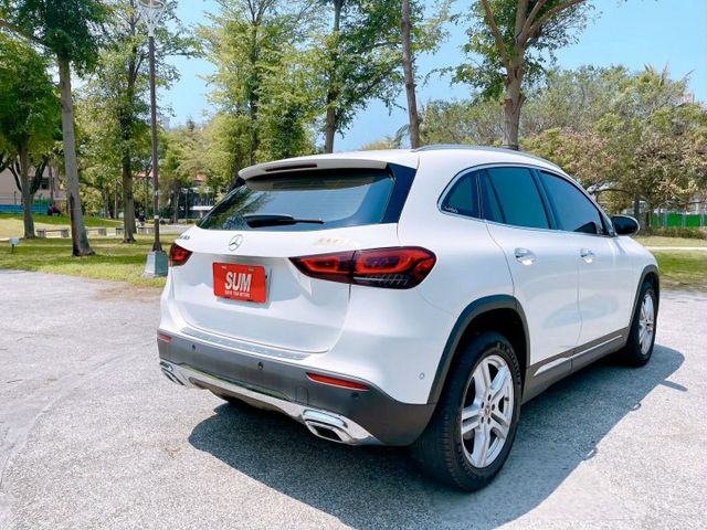 2022賓士 GLA180 1.4L 豪華版 認證保固車  第5張相片