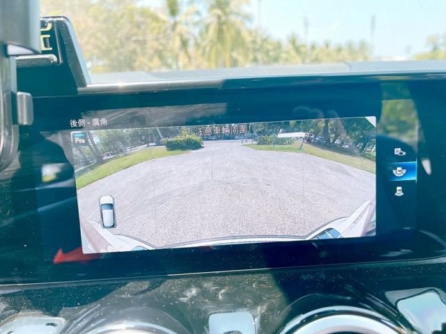 2022賓士 GLA180 1.4L 豪華版 認證保固車  第8張相片