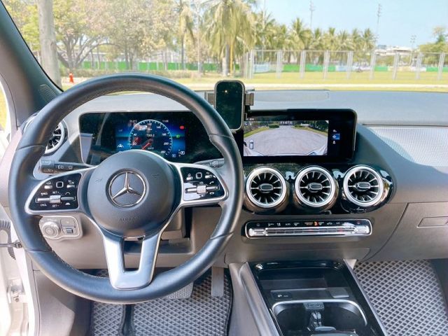 2022賓士 GLA180 1.4L 豪華版 認證保固車  第12張相片