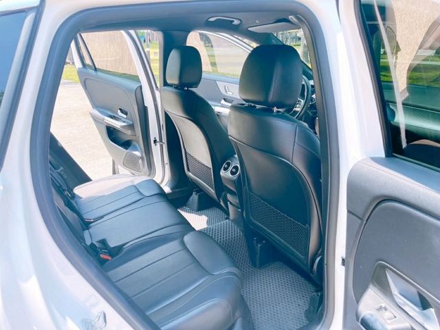 2022賓士 GLA180 1.4L 豪華版 認證保固車  第16張相片