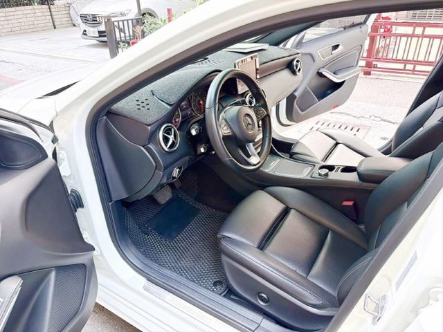 2018年式 賓士 A-Class A180 認證車+有保固  第13張相片