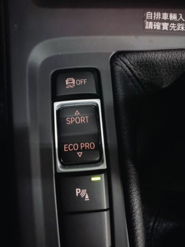 2018年式 BMW X1 18d 2.0 柴油 有保固 原鈑件 總代理 認證車 進口車推薦  第11張相片