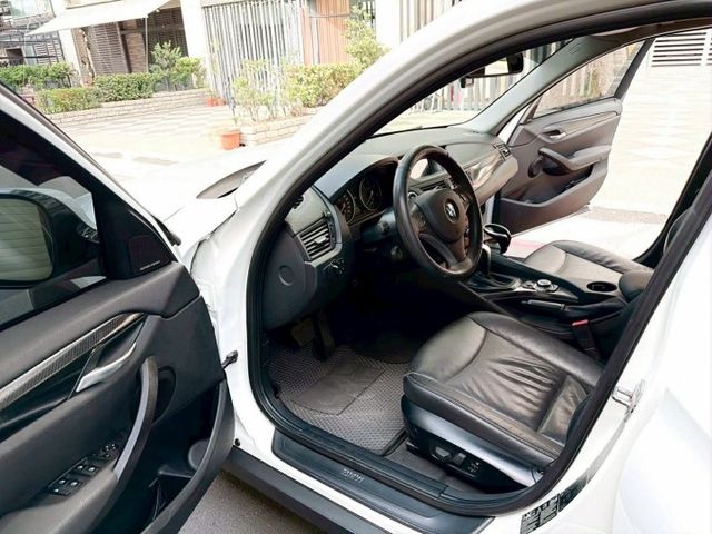 2010年 寶馬X1 xDrive23d 4WD 認證保固車  第10張相片