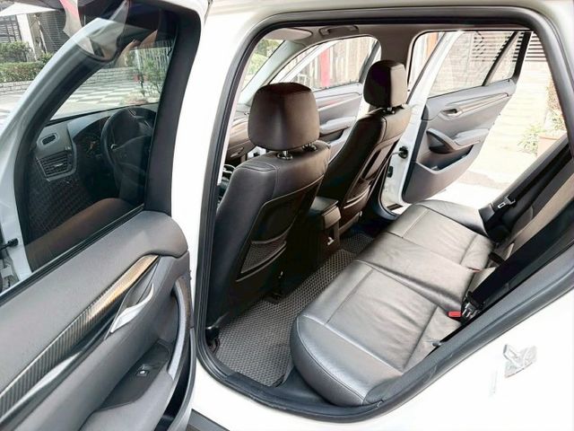 2010年 寶馬X1 xDrive23d 4WD 認證保固車  第11張相片