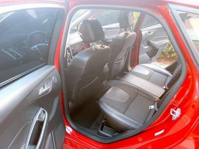 2015年 福特 Focus 5D 2.0汽油運動型 認證車+有保固  第14張相片