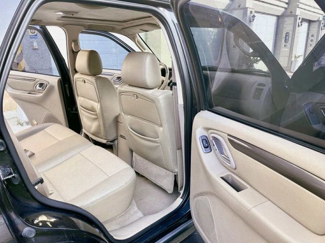 2006年 福特 ESCAPE 2.3L 汽油 黑灰色  第13張相片